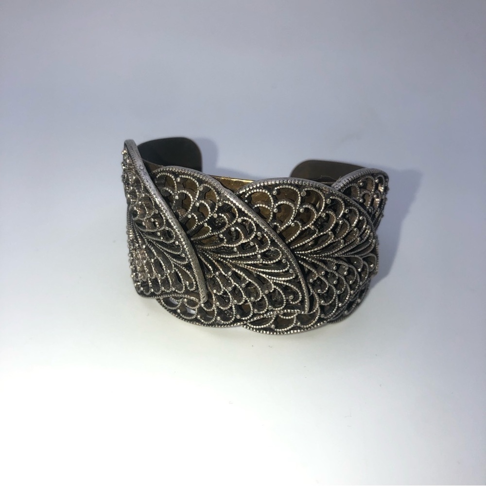 SWEET Romance Filigree Leaf Hammered Bangle 7” Total